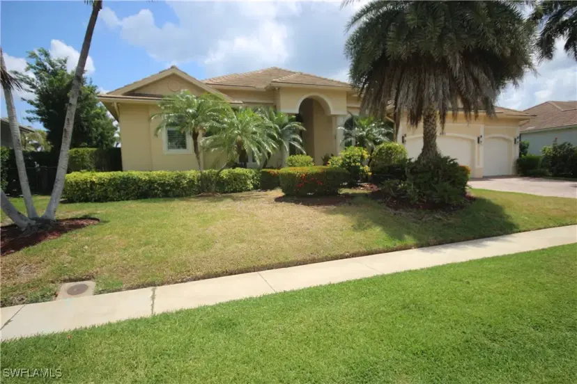 Picture of 680 Thrush Ct, Marco Island, FL 34145