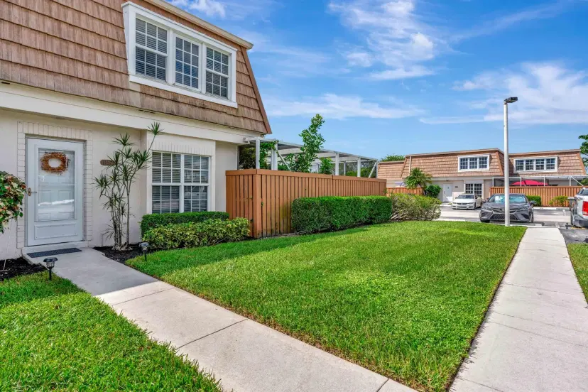 Picture of 11571 Winchester Drive 27 D, Palm Beach Gardens FL 33410