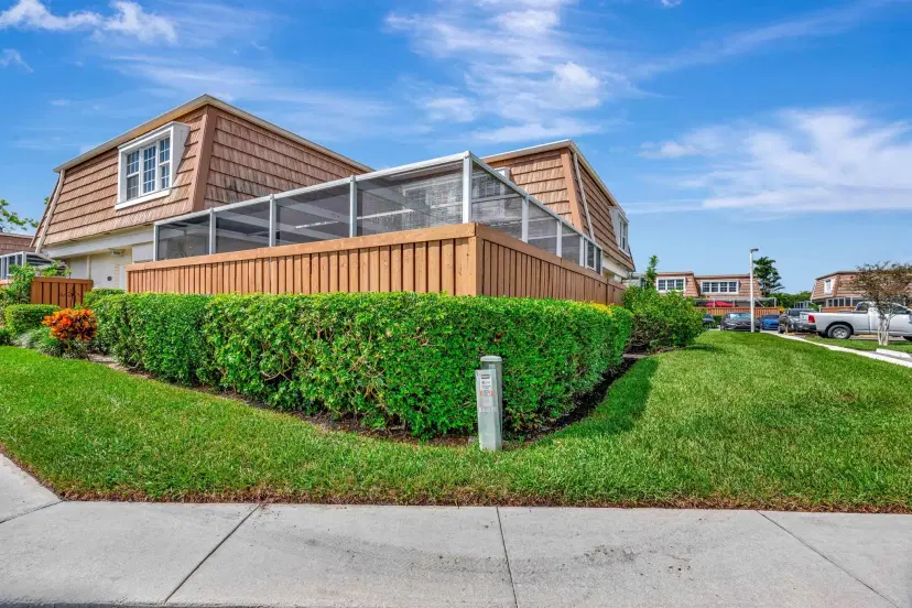 Picture of 11571 Winchester Drive 27 D, Palm Beach Gardens FL 33410