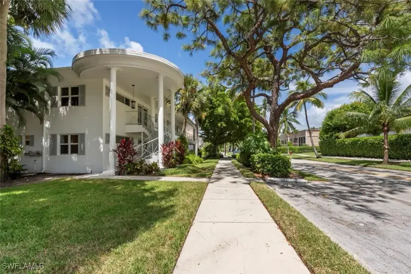 Picture of 288 2Nd St S 288, Naples FL 34102