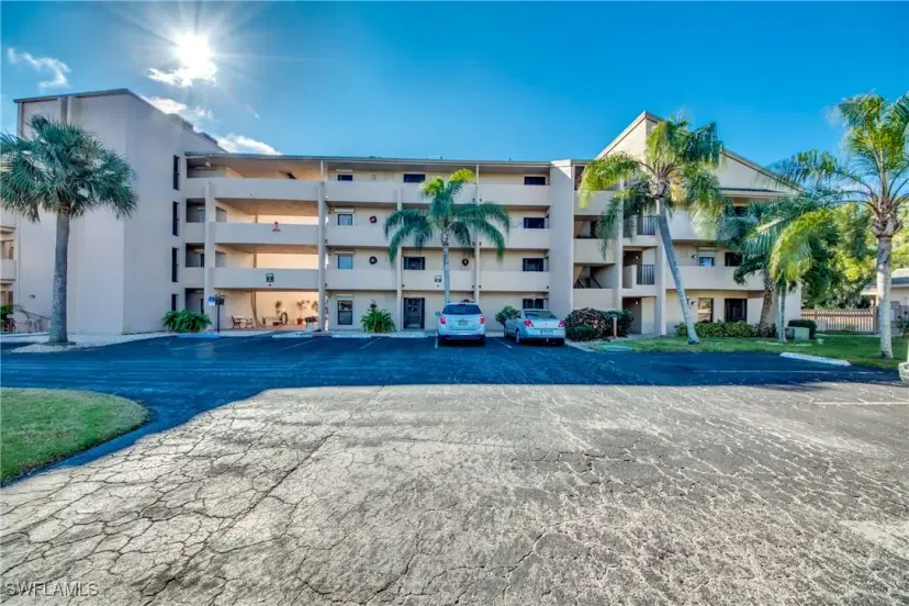 Picture of 2067 W Lakeview Blvd 2, North Fort Myers FL 33903