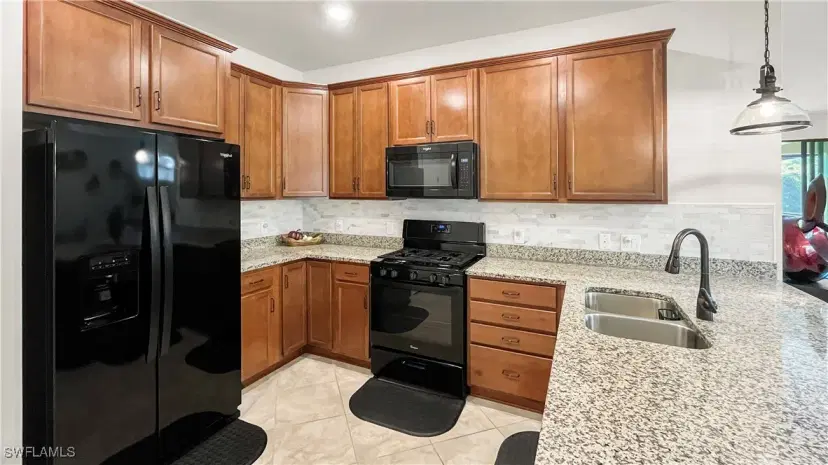 Picture of 7702 Jacaranda Ln, Naples FL 34114