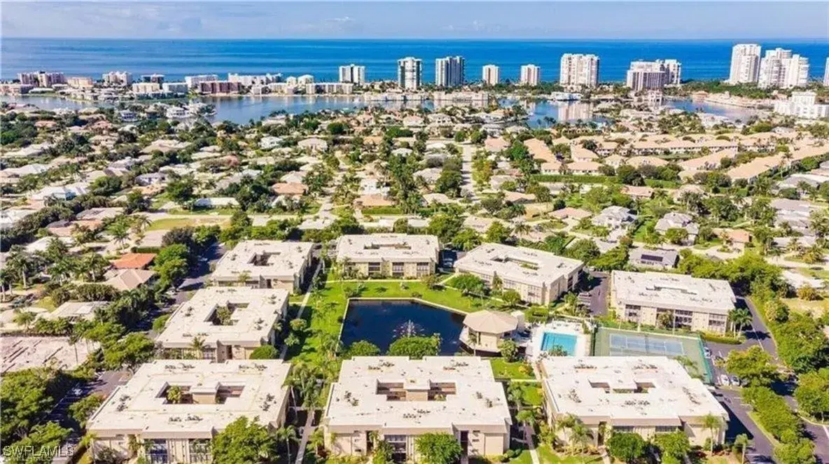 Picture of 788 Park Shore Dr B27, Naples, FL 34103