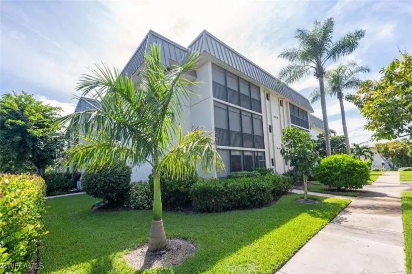 Picture of 788 Park Shore Dr B27, Naples FL 34103