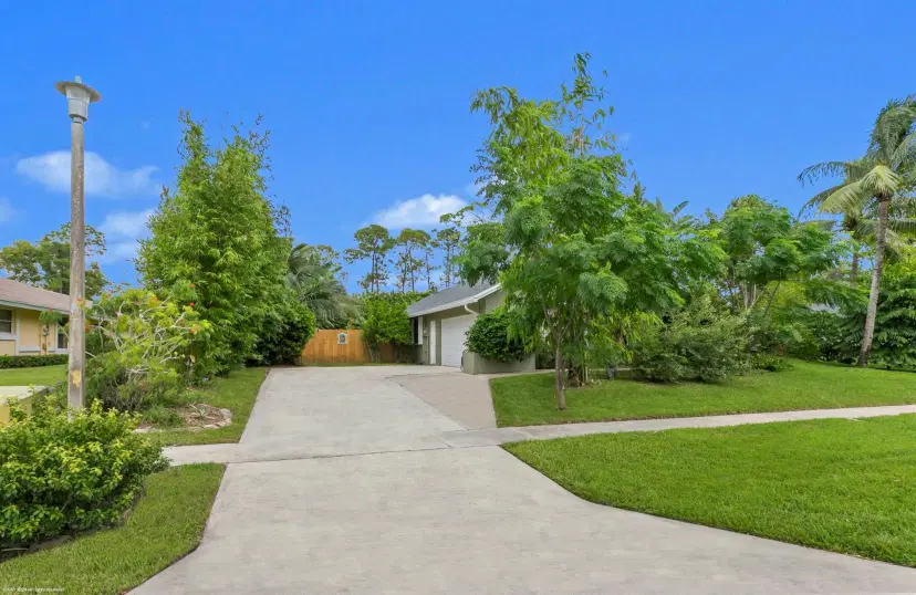 Picture of 12171 Old Country Road N, Wellington FL 33414