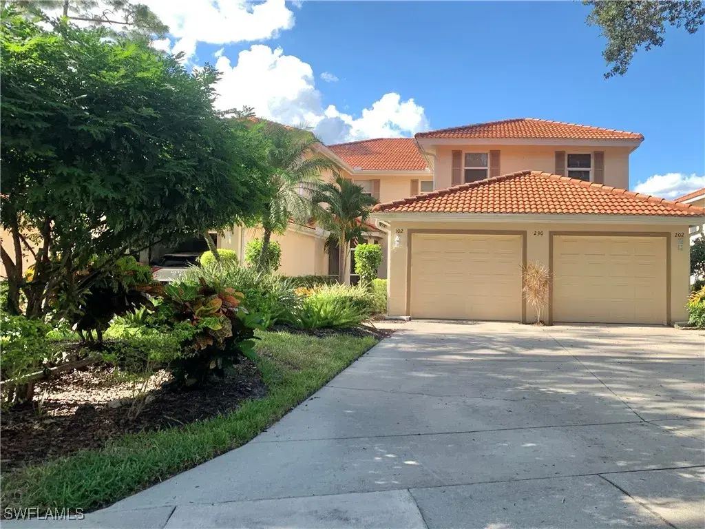 Picture of 230 Robin Hood Cir 102, Naples, FL 34104