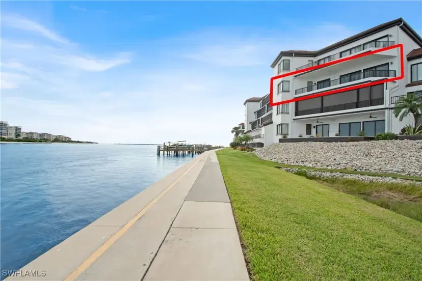 Picture of 231 La Peninsula Blvd 231, Naples FL 34113