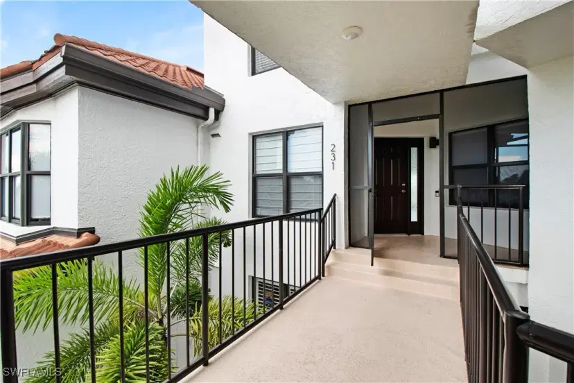 Picture of 231 La Peninsula Blvd 231, Naples FL 34113