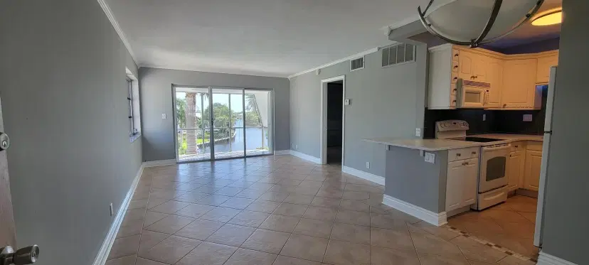 Picture of 3000 NE 16Th Ave 402, Oakland Park FL 33334