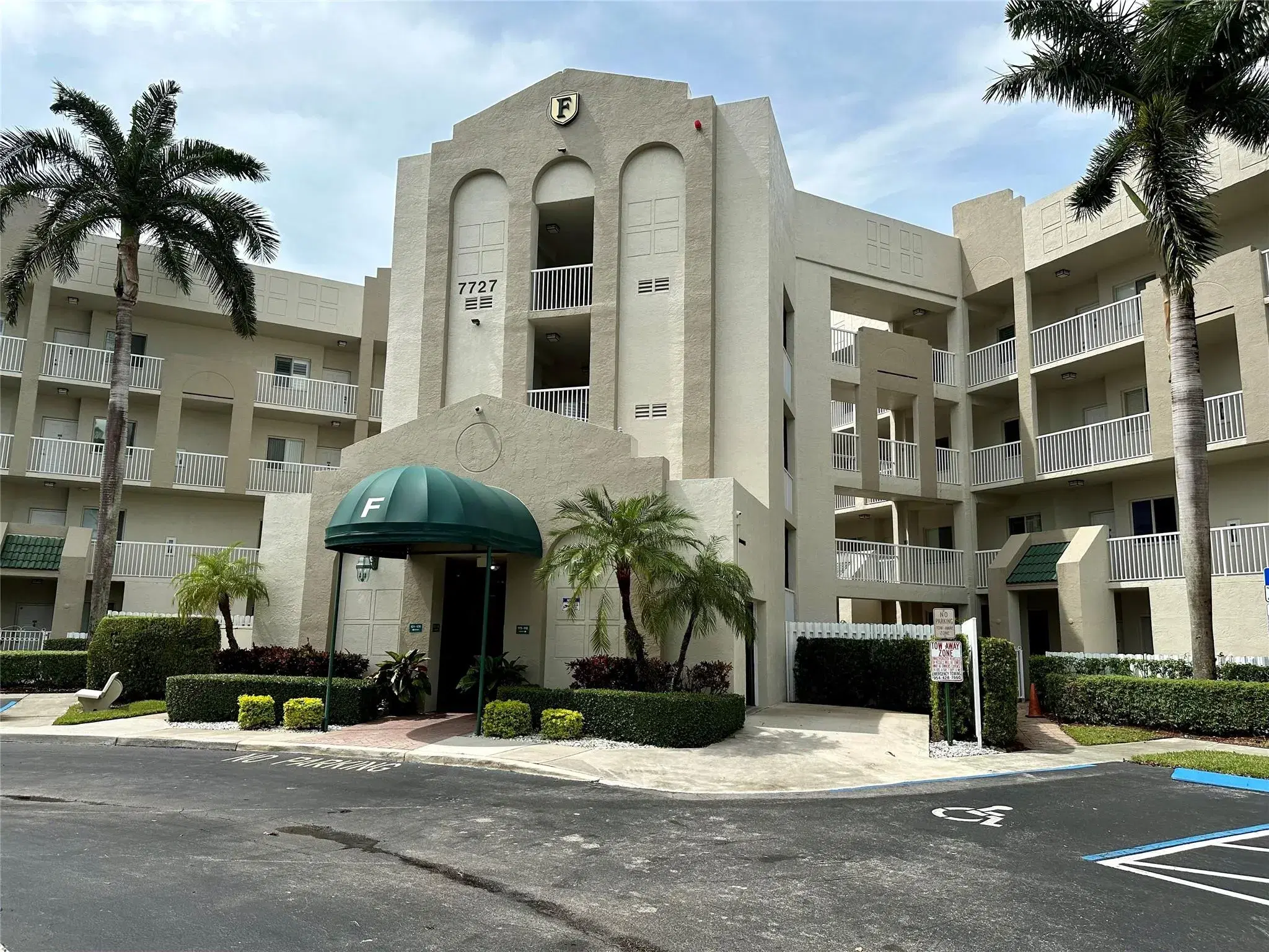 Picture of 7727 Southampton Ter 303, Tamarac, FL 33321
