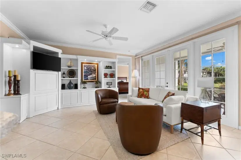 Picture of 5060 Yacht Harbor Cir 102, Naples FL 34112