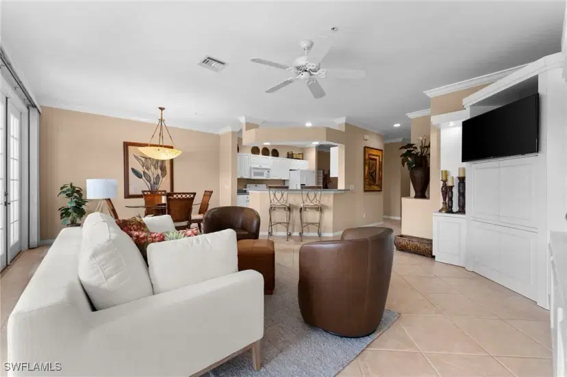 Picture of 5060 Yacht Harbor Cir 102, Naples FL 34112