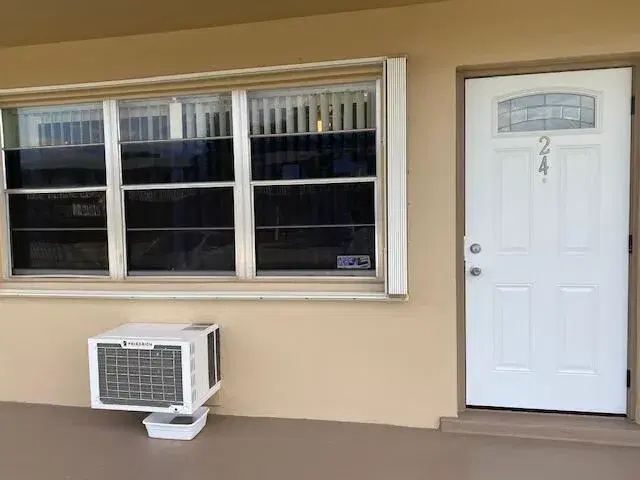Picture of 24 Kingswood B 24, West Palm Beach FL 33417