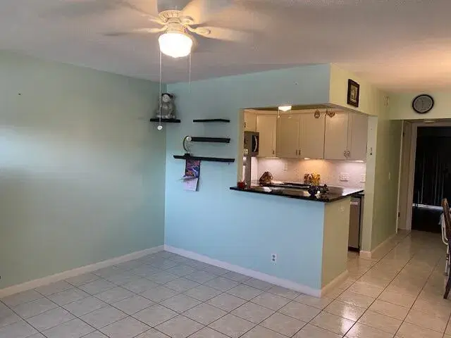 Picture of 24 Kingswood B 24, West Palm Beach FL 33417
