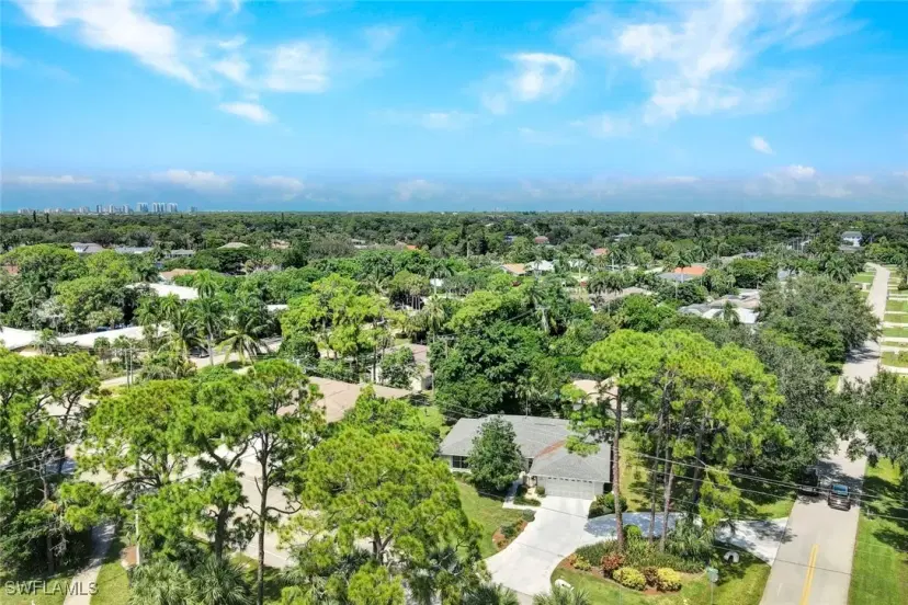 Picture of 521 Piper Blvd, Naples FL 34110
