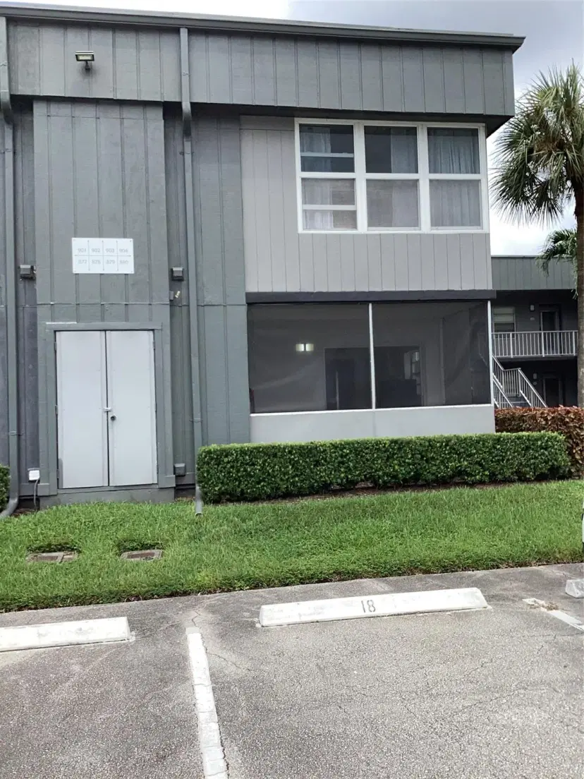 Picture of 880 Normandy 880, Delray Beach FL 33484