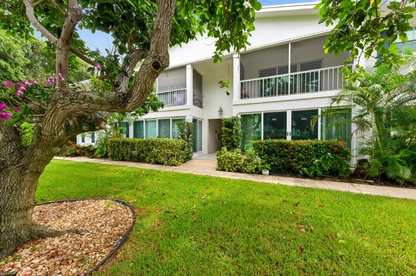 Picture of 301 Venetian Drive 15, Delray Beach FL 33483