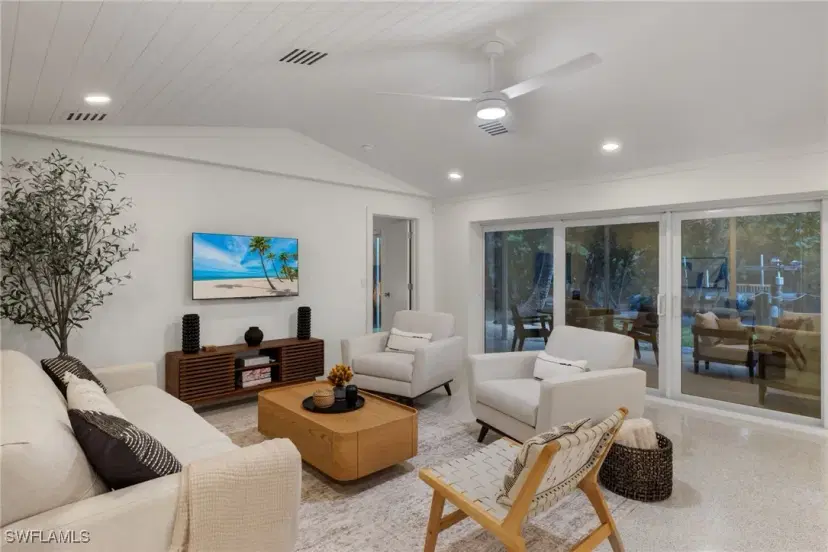Picture of 526 N Yachtsman Dr, Sanibel FL 33957