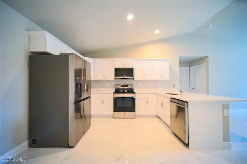 Picture of 562 Redwood Ave S, Lehigh Acres FL 33974