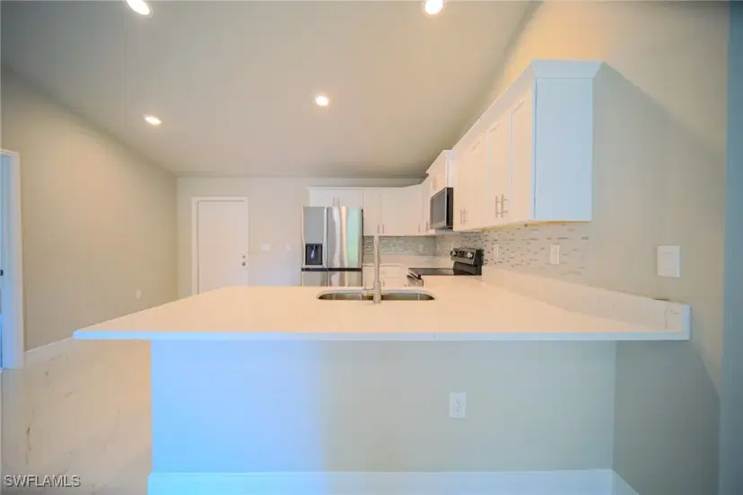 Picture of 562 Redwood Ave S, Lehigh Acres FL 33974