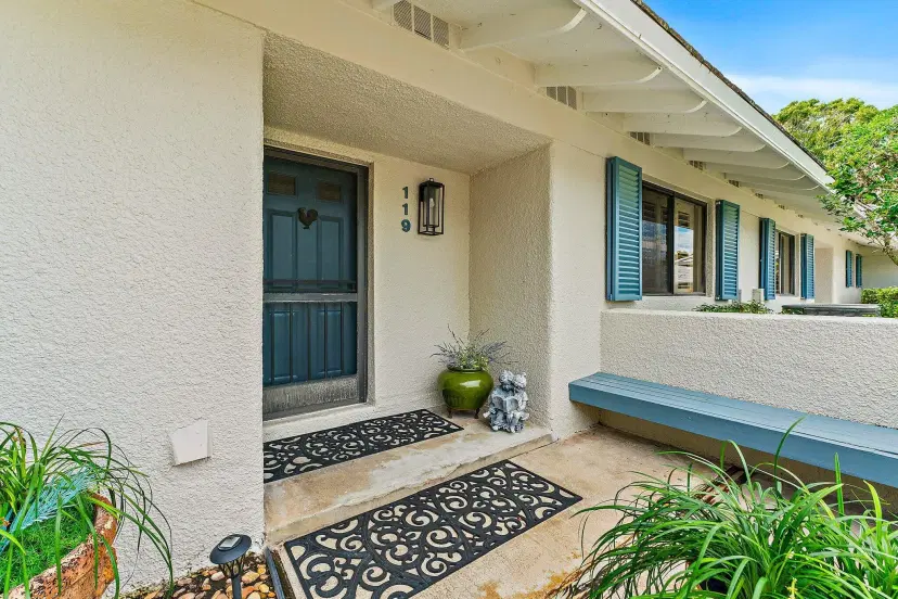 Picture of 119 Club Drive, Palm Beach Gardens FL 33418