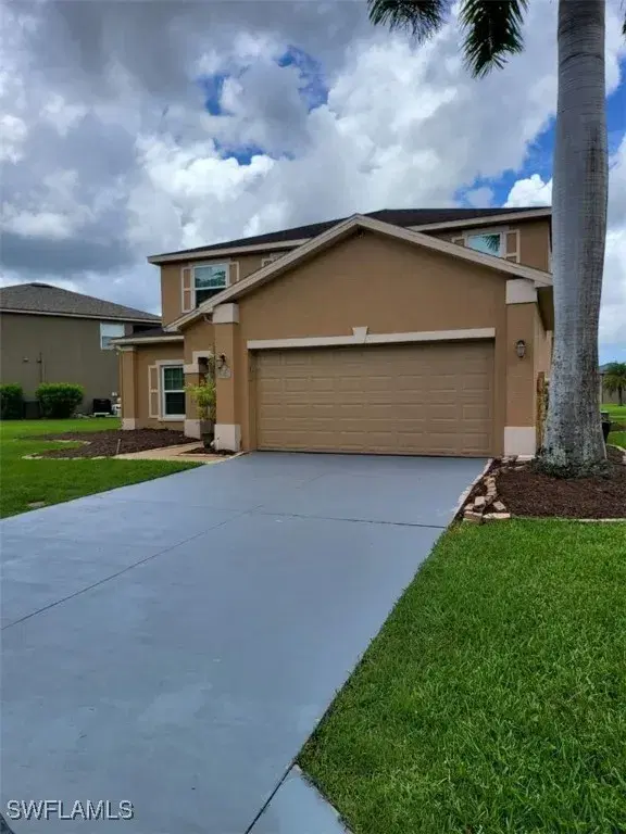 Picture of 13520 Cypress Head Dr, Fort Myers FL 33913