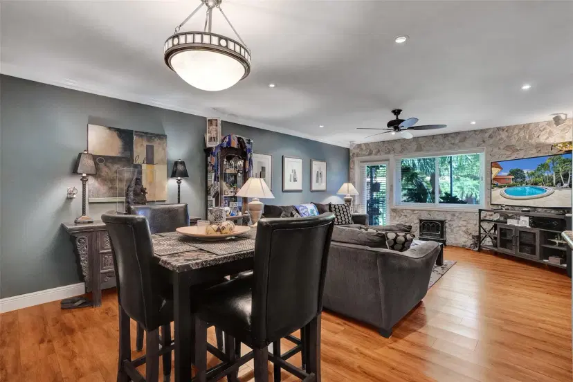 Picture of 140 NE 19Th Ct 220E, Wilton Manors FL 33305