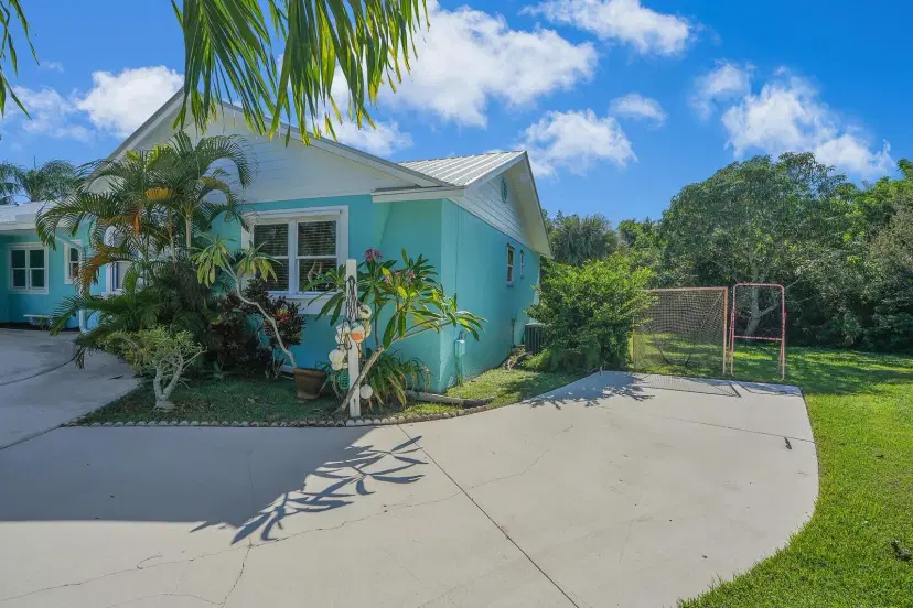 Picture of 3083 SE Quanset Circle, Stuart FL 34997