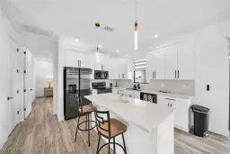 Picture of 533 NE 15Th Ter, Cape Coral, FL 33909