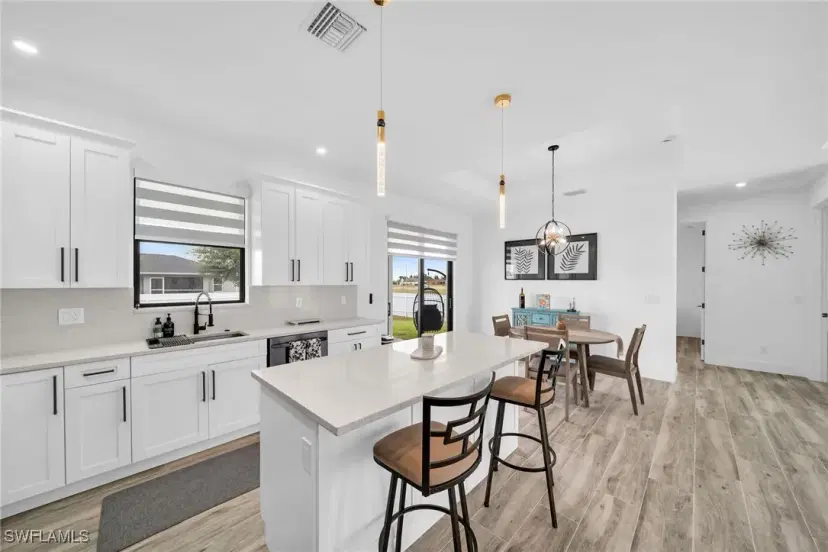 Picture of 533 NE 15Th Ter, Cape Coral FL 33909