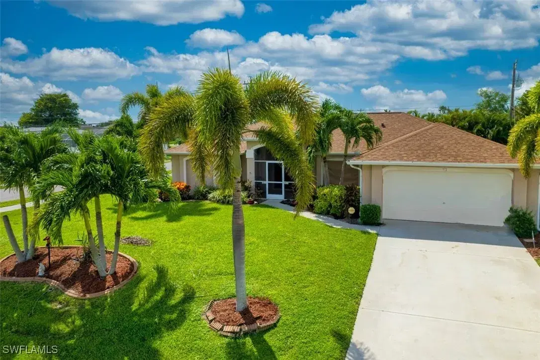 Picture of 914 SW 9Th Ct, Cape Coral, FL 33991