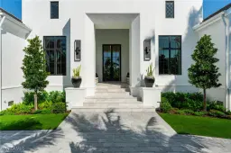 Picture of 2990 Leeward Ln, Naples, FL 34103