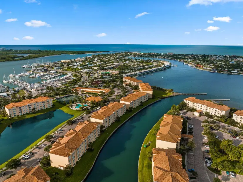 Picture of 7 Harbour Isle Drive E 303, Fort Pierce FL 34949