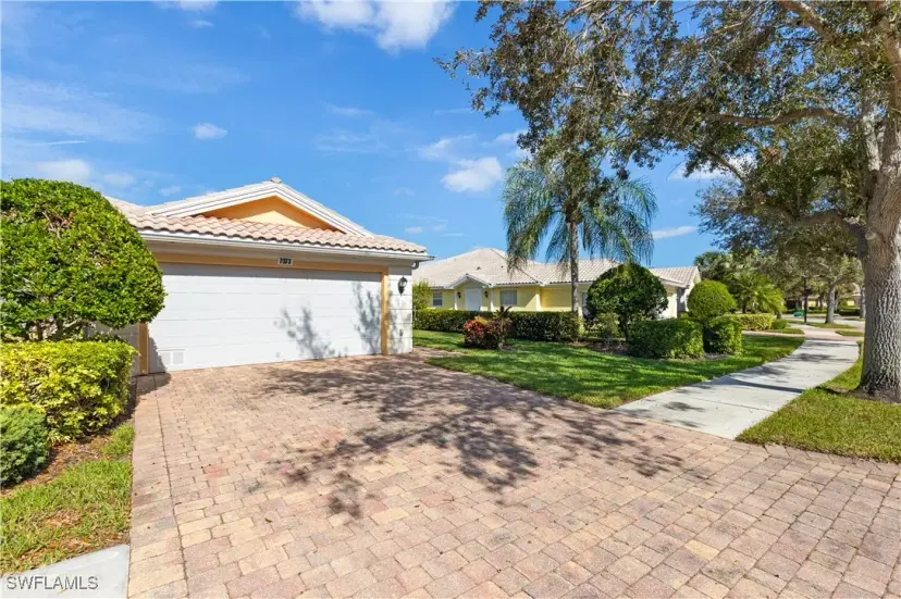 Picture of 7373 Emilia Ln, Naples FL 34114
