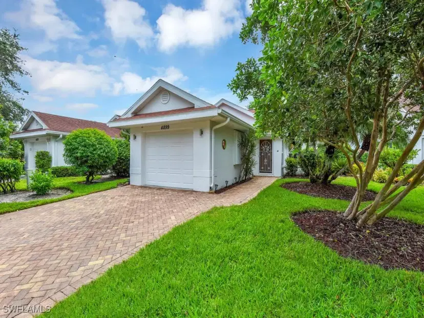 Picture of 4899 Europa Dr, Naples FL 34105