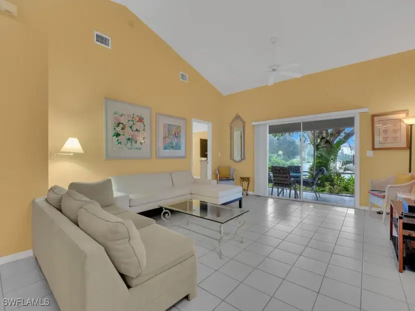 Picture of 4899 Europa Dr, Naples FL 34105