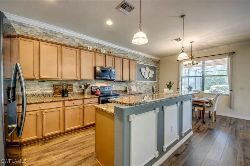 Picture of 9440 River Otter Dr, Fort Myers FL 33912