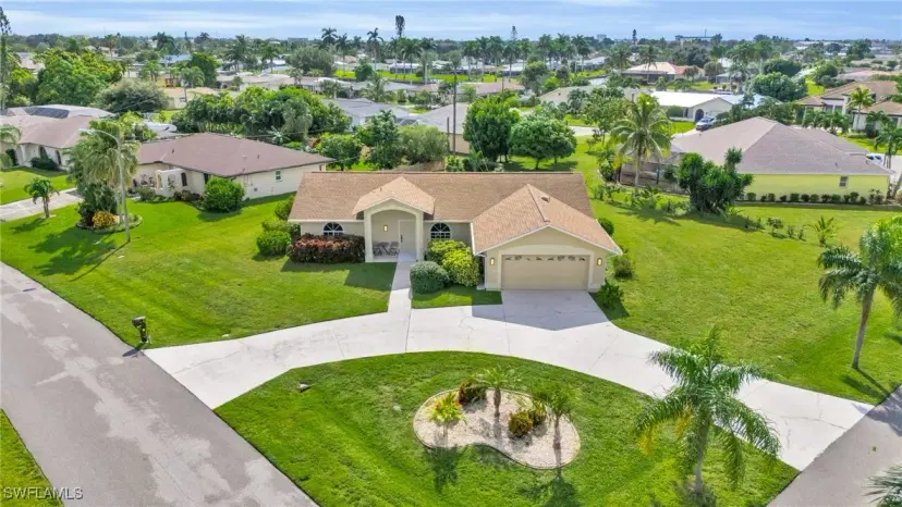 Picture of 1004 SE 42Nd Ln, Cape Coral FL 33904