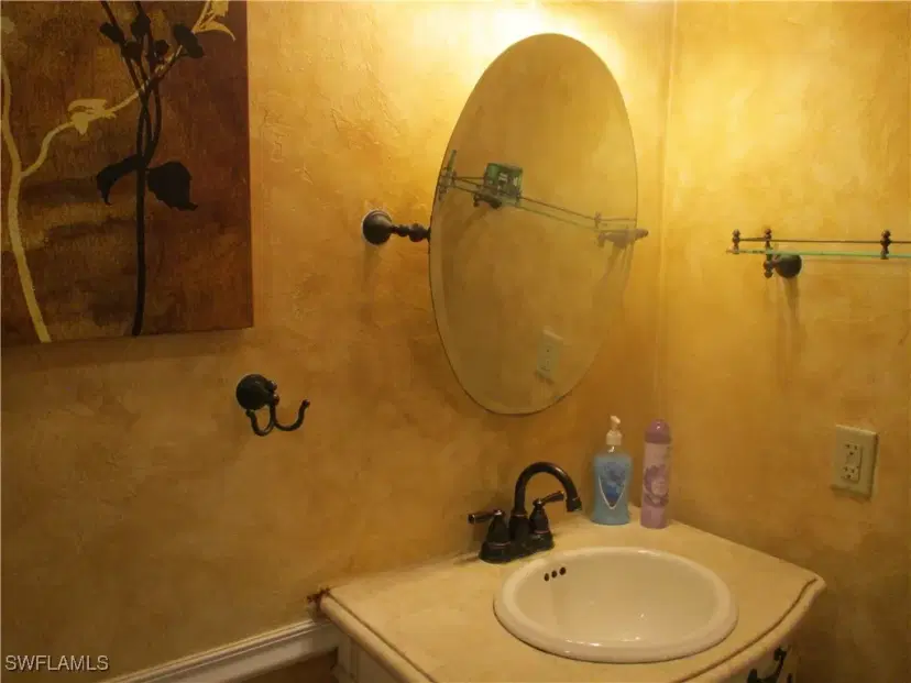 Picture of 3225 E Riverside Dr 27B, Fort Myers FL 33916