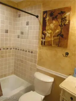Picture of 3225 E Riverside Dr 27B, Fort Myers, FL 33916