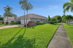 Picture of 840 Mount Hood Ct, Naples, FL 34104