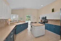Picture of 840 Mount Hood Ct, Naples, FL 34104