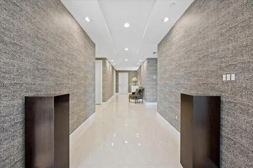 Picture of 2700 Donald Ross Road 310, Palm Beach Gardens FL 33418