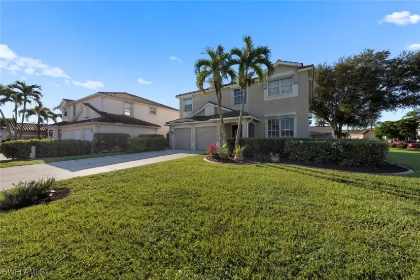 Picture of 11091 Lakeland Cir, Fort Myers FL 33913