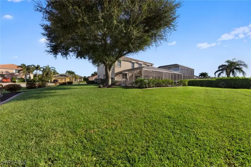Picture of 11091 Lakeland Cir, Fort Myers FL 33913