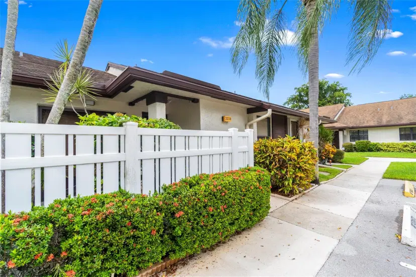 Picture of 3238 Carambola Cir S 3238, Coconut Creek FL 33066