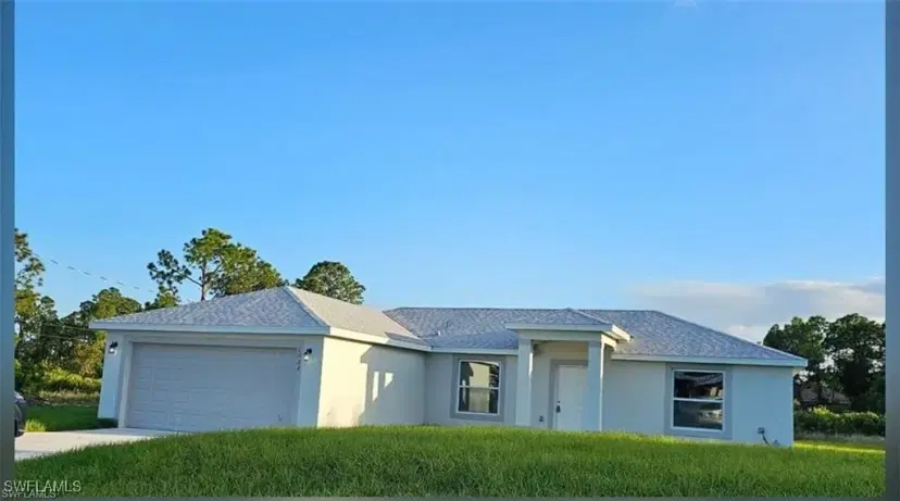 Picture of 917 Martha Ave S, Lehigh Acres FL 33974