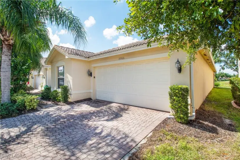 Picture of 10566 Carolina Willow Dr, Fort Myers FL 33913