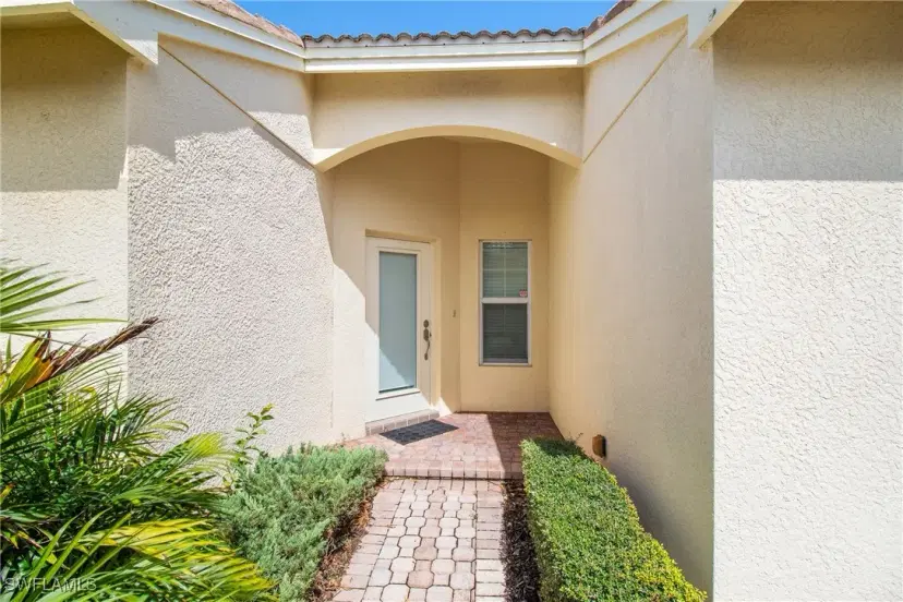 Picture of 10566 Carolina Willow Dr, Fort Myers FL 33913