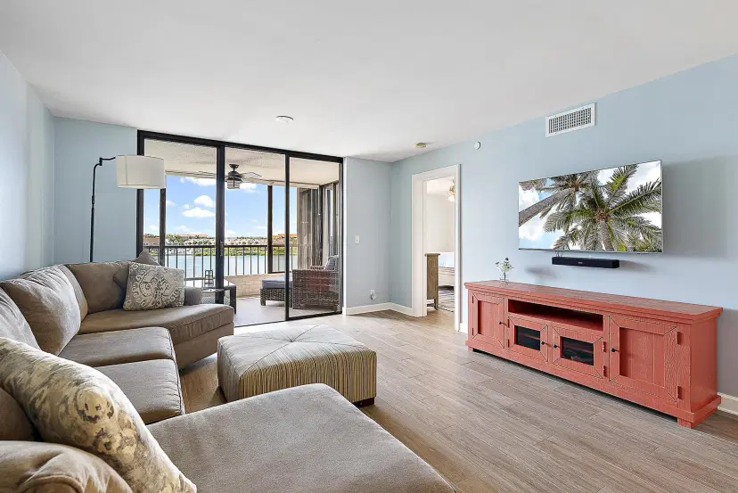 Picture of 1748 Jupiter Cove Drive 517, Jupiter FL 33469